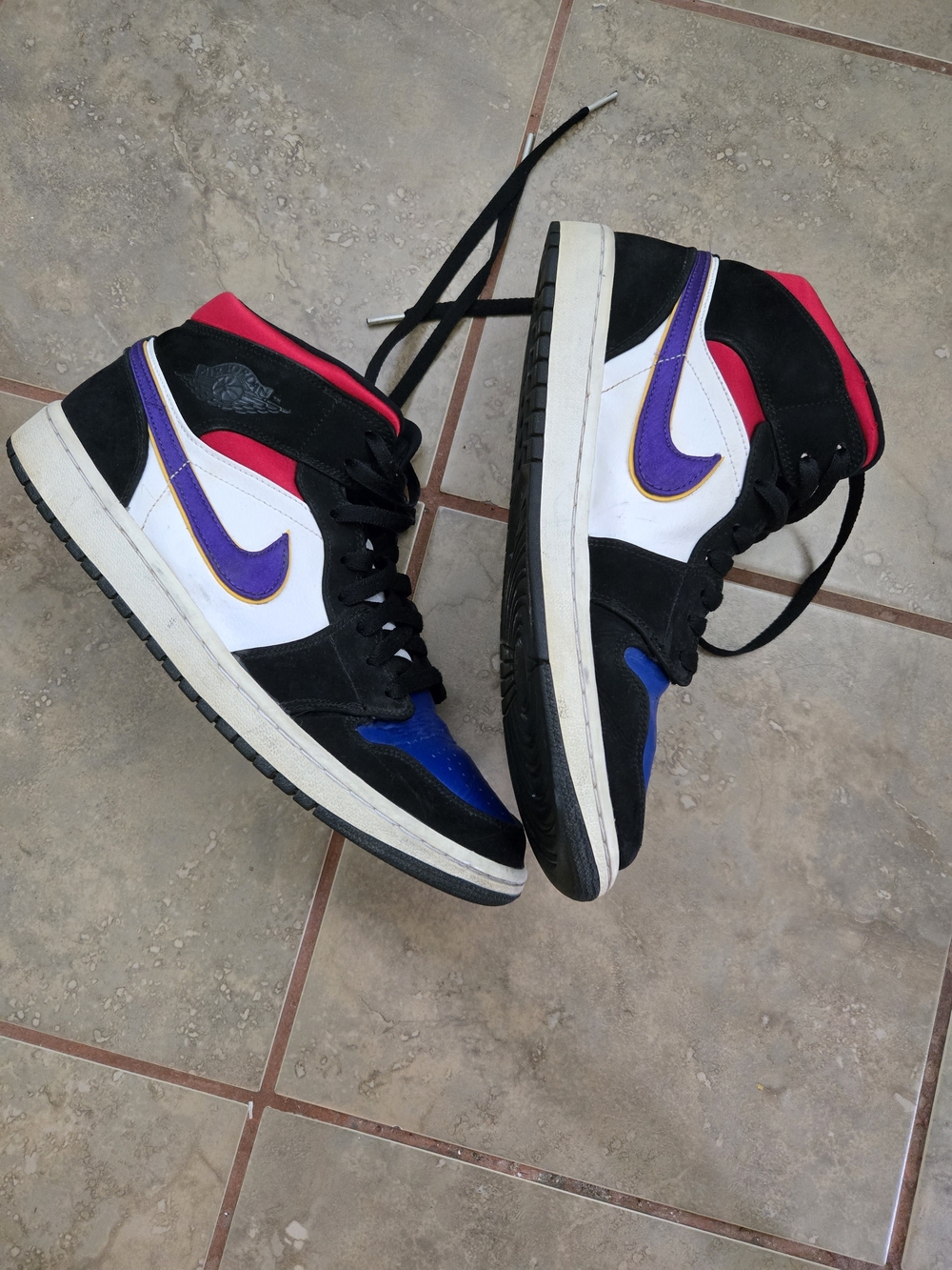 Nike Air Jordan 1 Mid SE "Lakers Top 3"